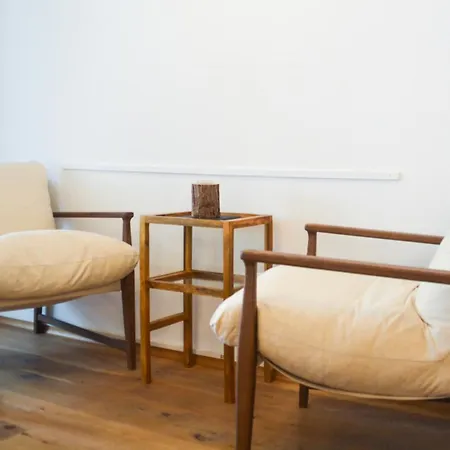 Apartamento Swissme - Modernes Am Sportplatz Mit Balkon & Parkplatz