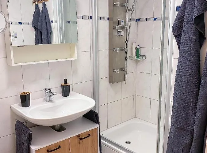 Swissme - Modernes Am Sportplatz Mit Balkon & Parkplatz