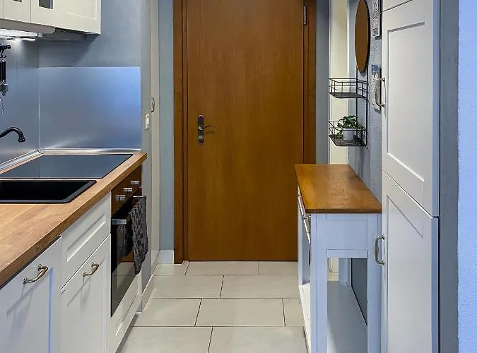 Swissme - Modernes Am Sportplatz Mit Balkon & Parkplatz Апартаменты Санкт-Мориц