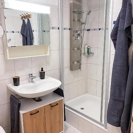 Swissme - Modernes Am Sportplatz Mit Balkon & Parkplatz