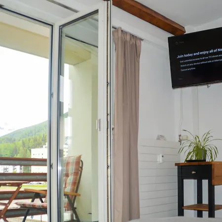 Swissme - Modernes Am Sportplatz Mit Balkon & Parkplatz דירה *