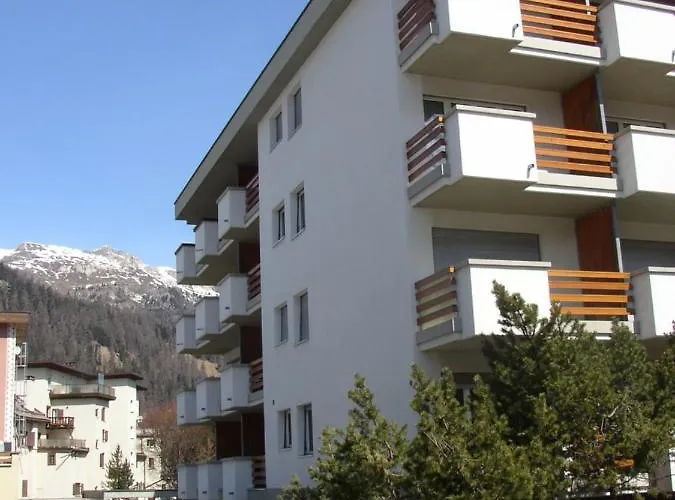 Swissme - Modernes Am Sportplatz Mit Balkon & Parkplatz * Saint-Moritz